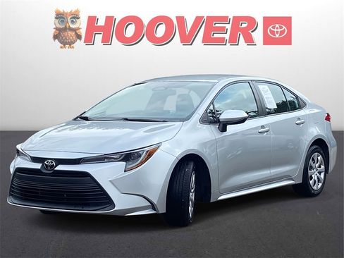 Used 2023 Toyota Corolla LE image 6