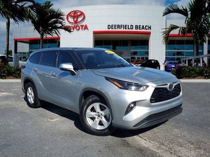 Certified 2022 Toyota Highlander LE
