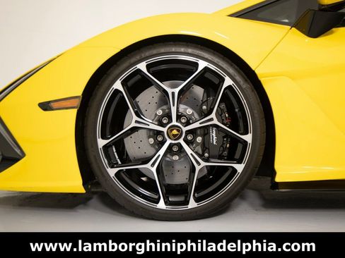 Used 2024 Lamborghini Revuelto image 9