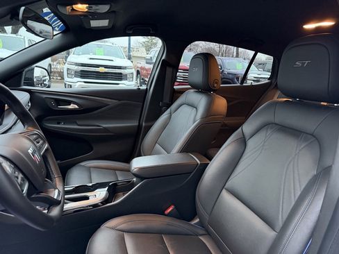 Used 2024 Buick Envista Sport Touring w/ Convenience I Package image 17