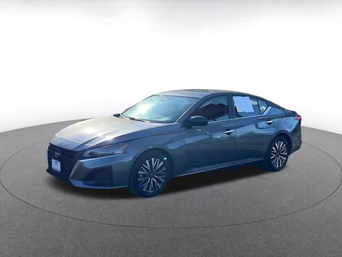 Used 2025 Nissan Altima 2.5 SV image 7