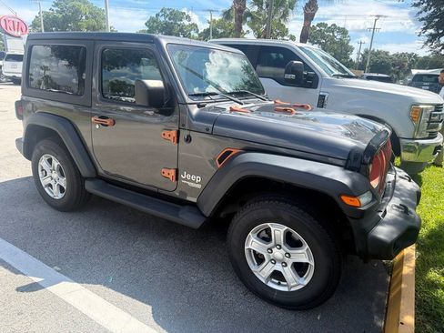 Used 2020 Jeep Wrangler Sport AWD/4WD image 2