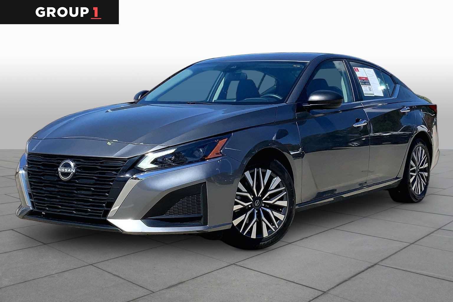 Used 2024 Nissan Altima 2.5 SV FWD image 1