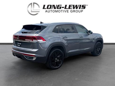 Certified 2025 Volkswagen Atlas Cross Sport SE FWD image 7
