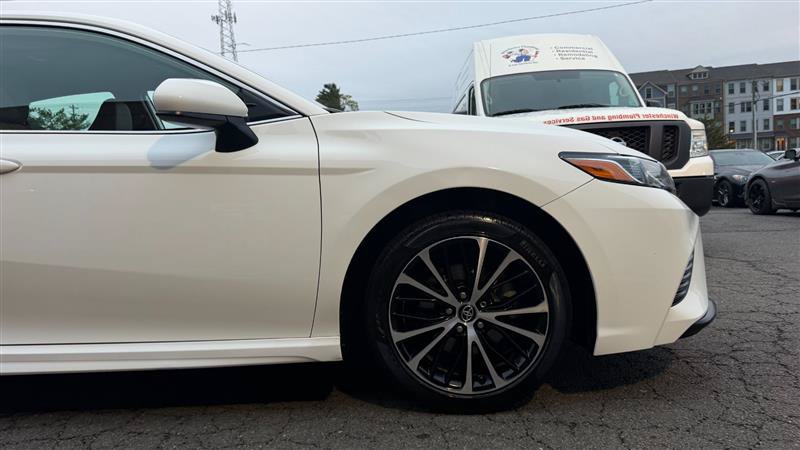 Used 2020 Toyota Camry SE FWD image 5