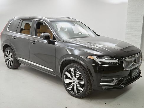 Certified 2023 Volvo XC90 B6 Ultimate w/ Protection Package Premier image 4