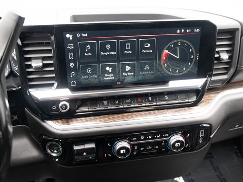 Used 2024 GMC Sierra 3500 SLE w/ SLE Value Package image 3