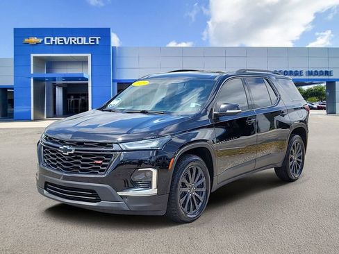 Used 2023 Chevrolet Traverse RS FWD image 2