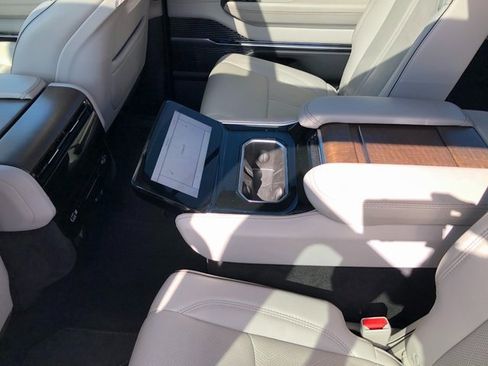 Used 2023 Jeep Grand Wagoneer Series II image 24