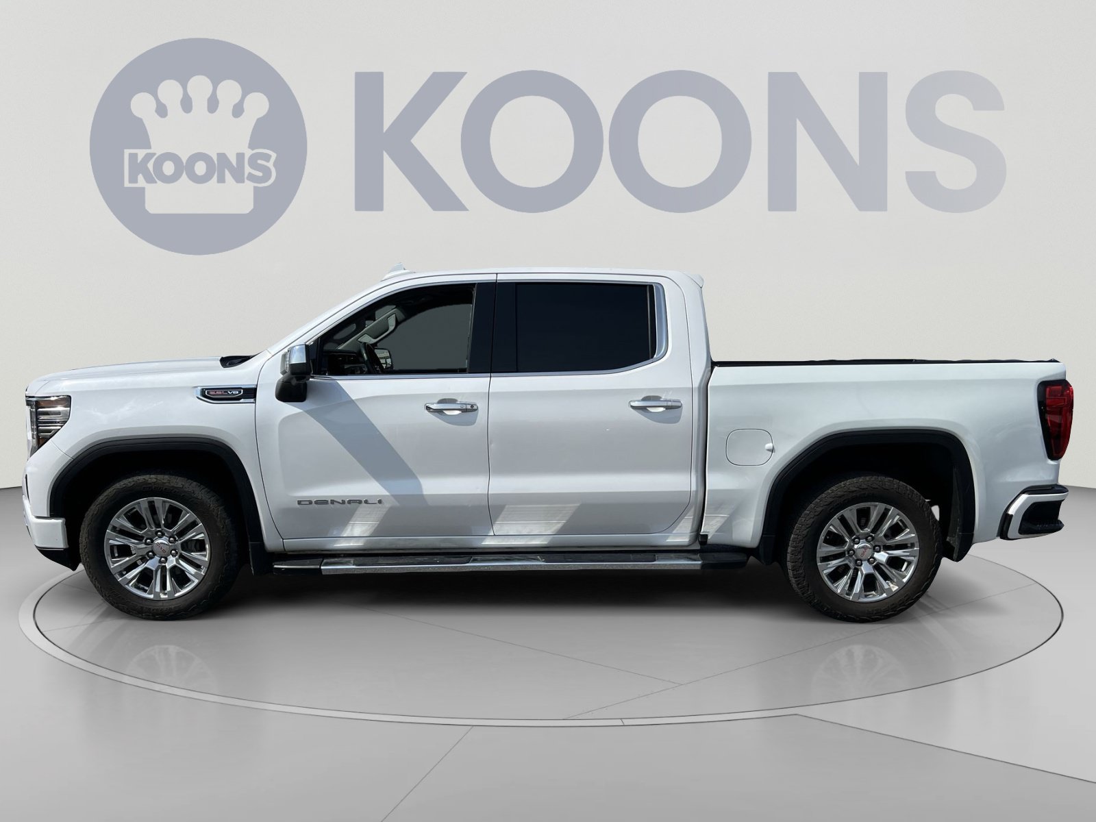 Used 2023 GMC Sierra 1500 Denali AWD/4WD image 2