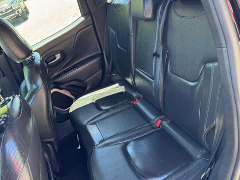 Used 2017 Jeep Renegade Limited AWD/4WD image 14