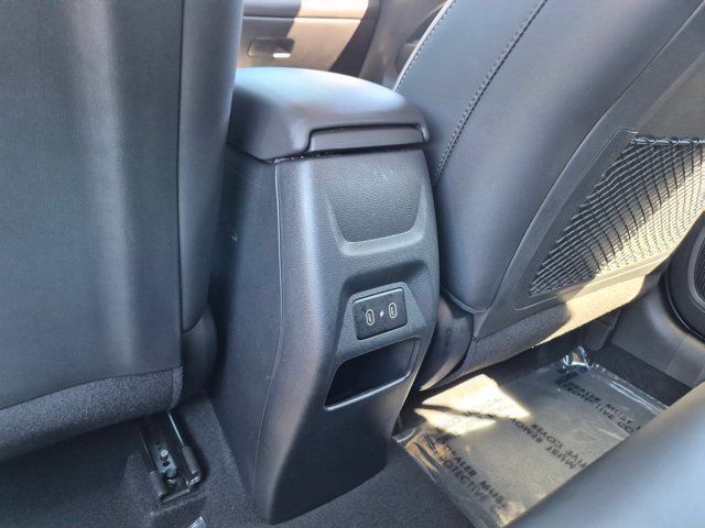 Used 2025 Hyundai Venue Limited FWD image 24