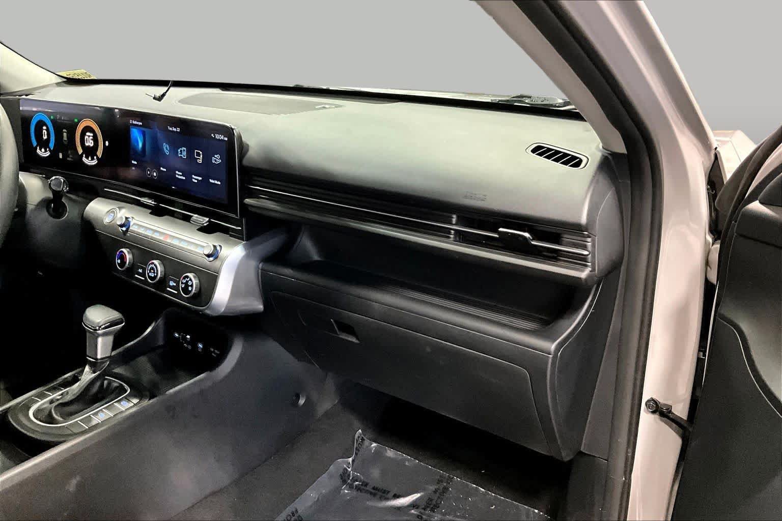 Used 2024 Hyundai Kona SE FWD image 19
