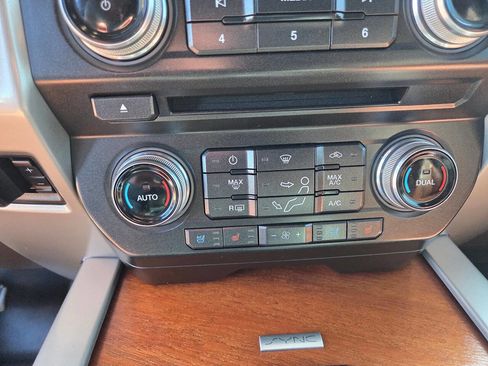 Used 2018 Ford F250 King Ranch w/ King Ranch Ultimate Package AWD/4WD image 14