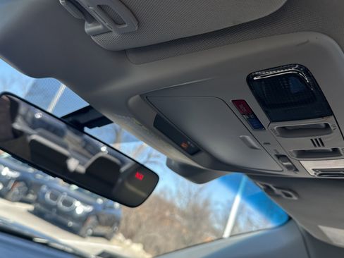 Used 2017 Subaru Legacy 2.5i Limited image 28