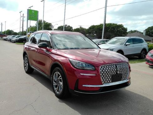 Used 2025 Lincoln Corsair FWD w/ Equipment Group 101A image 4
