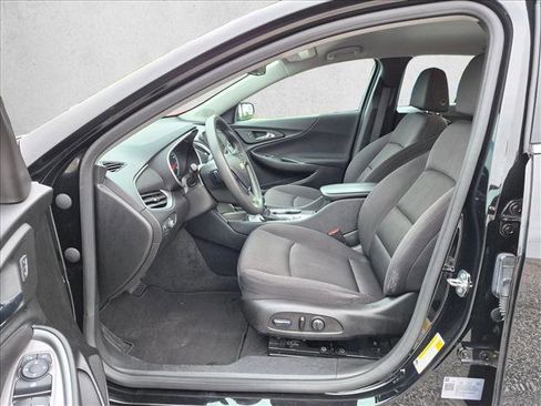 Used 2023 Chevrolet Malibu LT FWD image 16