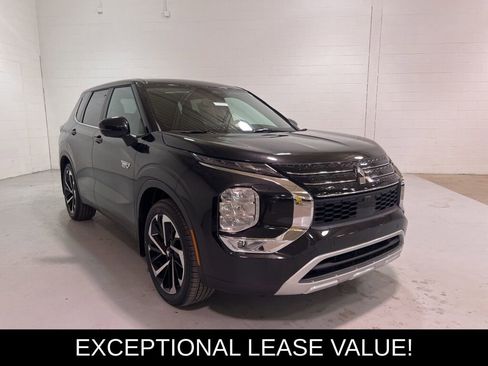 New 2025 Mitsubishi Outlander SE image 1