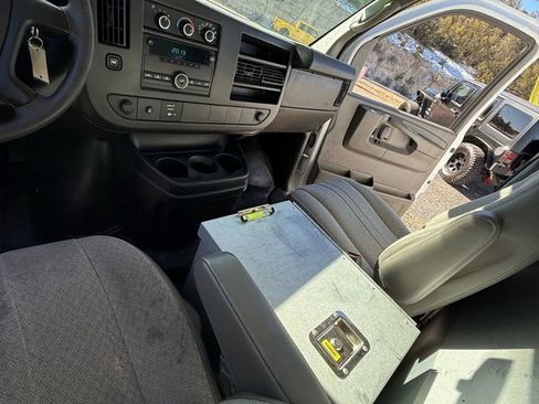 Used 2014 Chevrolet Express 2500 image 20