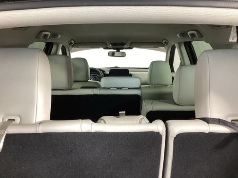 Used 2022 Nissan Pathfinder SL AWD/4WD image 14