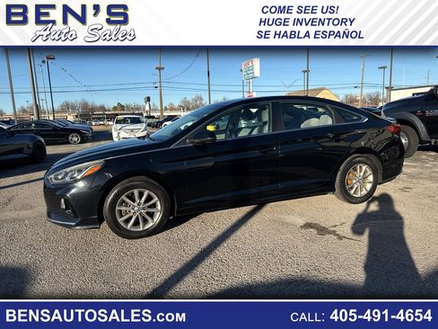 Used 2018 Hyundai Sonata SE image 1
