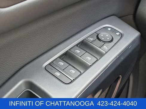 Used 2025 Nissan Pathfinder SV FWD image 27