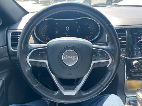 Used 2020 Jeep Grand Cherokee Laredo w/ Quick Order Package 2BN North image 23