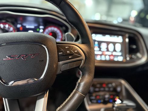 Used 2018 Dodge Challenger SRT Hellcat image 15