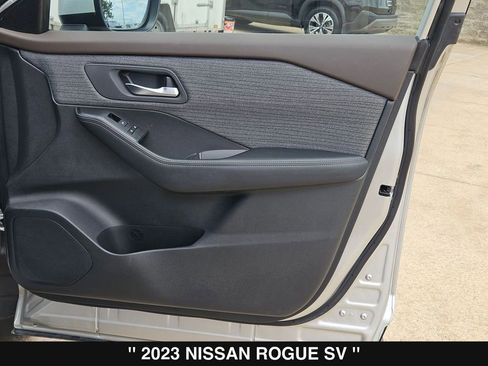 Used 2023 Nissan Rogue SV FWD image 29