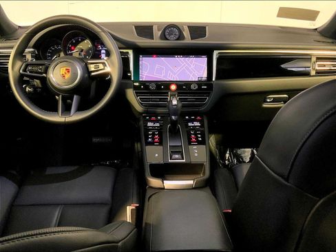 Used 2026 Porsche Macan AWD/4WD image 14