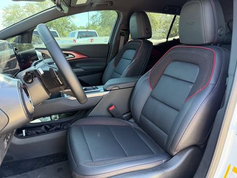 Used 2026 Chevrolet Equinox EV RS w/ Convenience Package II FWD image 7