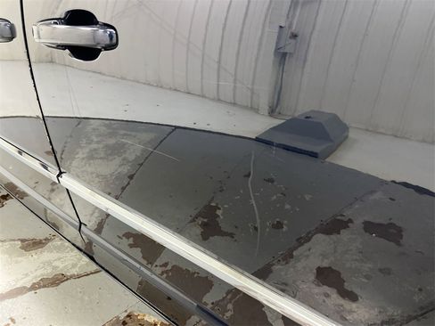 Used 2010 Chrysler Town & Country Touring w/ Heated Seat Group image 32