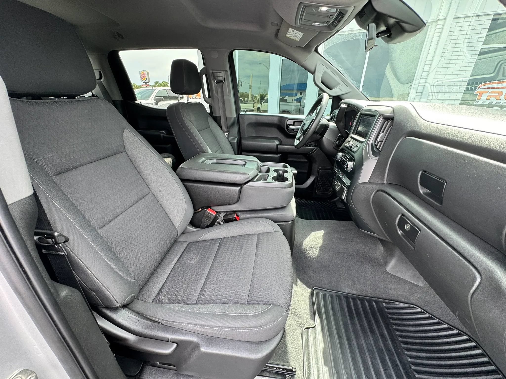 Used 2022 Chevrolet Silverado 1500 Custom AWD/4WD image 9