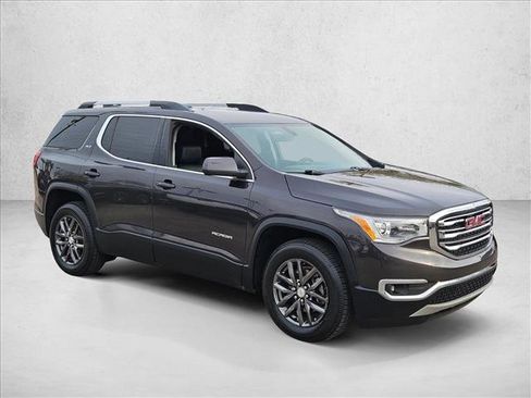 Used 2017 GMC Acadia SLT image 3