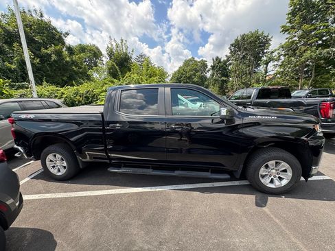 Used 2022 Chevrolet Silverado 1500 LT w/ Bed Protection Package AWD/4WD image 3