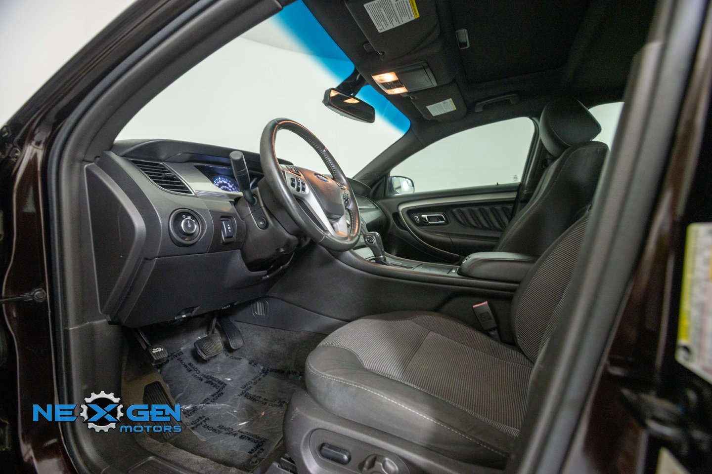 Used 2013 Ford Taurus SEL FWD image 11