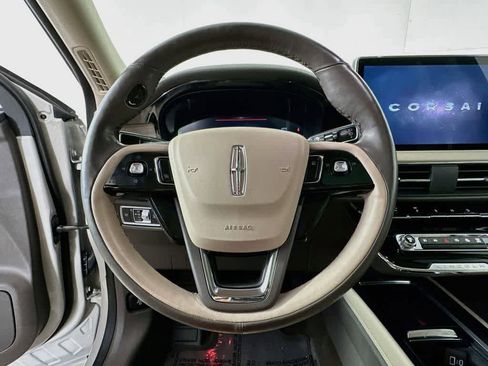 Used 2023 Lincoln Corsair Reserve w/ Equipment Group 202A FWD image 16