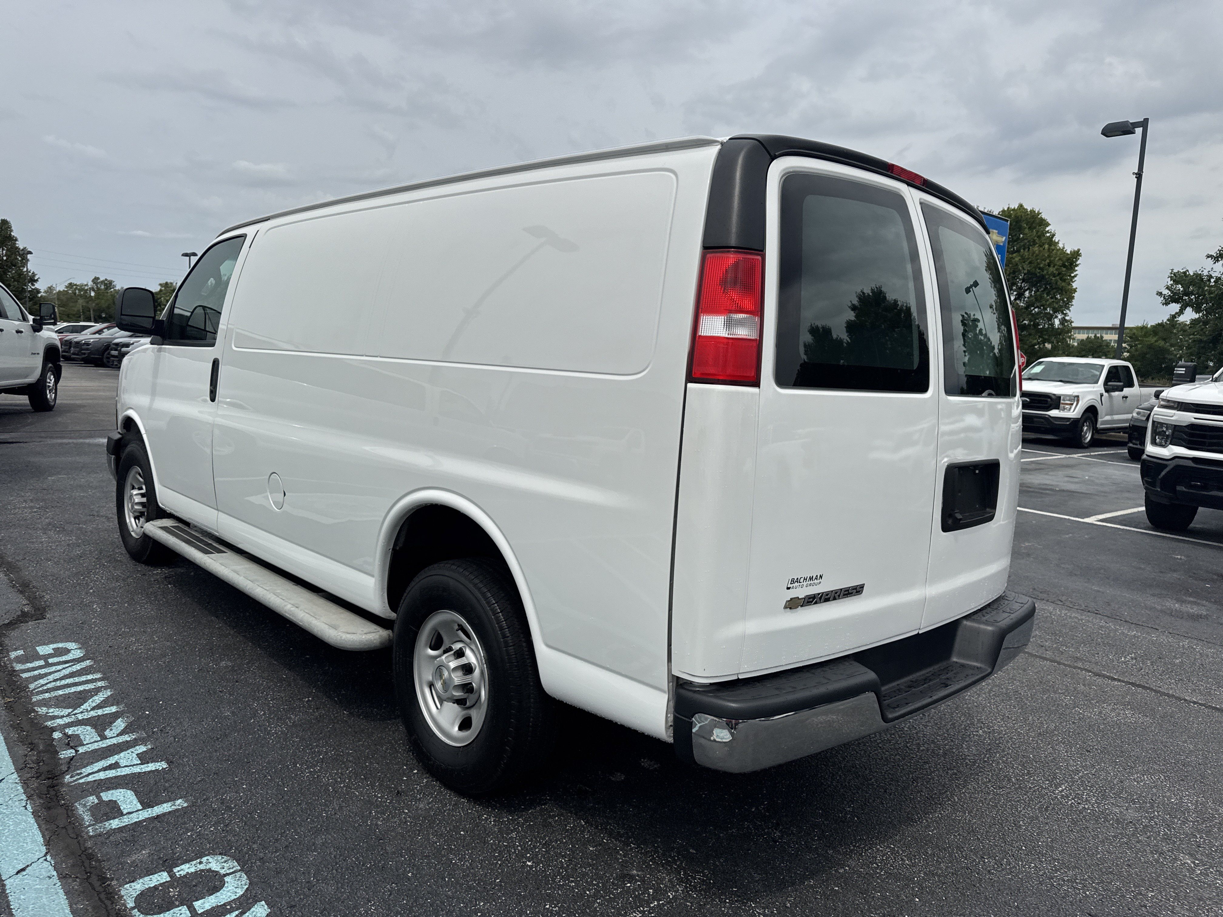 Used 2024 Chevrolet Express 2500 w/ Driver Convenience Package RWD image 13