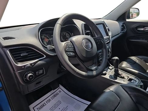 Used 2021 Jeep Cherokee Trailhawk AWD/4WD image 14