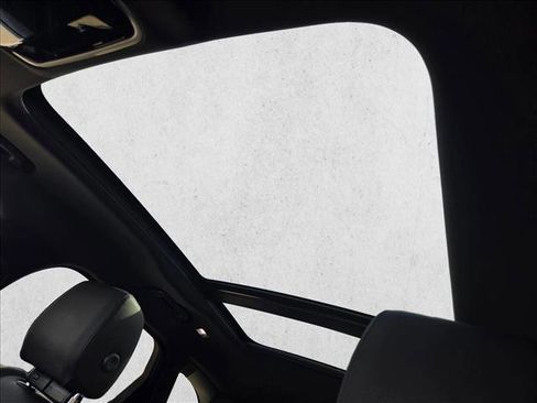 Used 2026 Land Rover Range Rover Velar S image 16