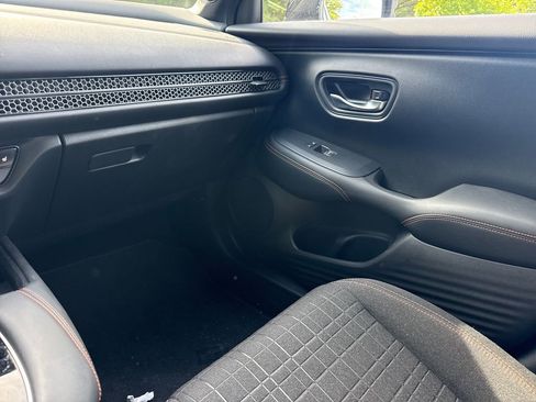 Used 2024 Honda HR-V Sport image 18
