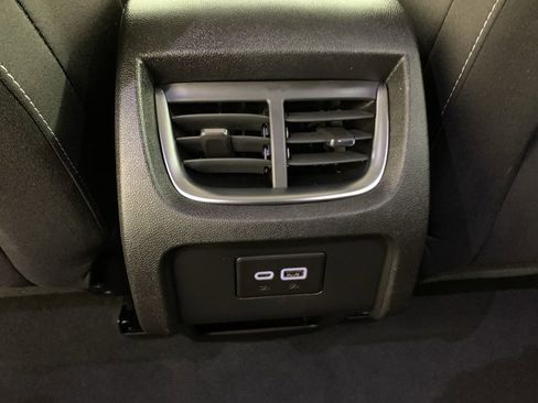 Used 2025 Chevrolet Blazer LT image 32