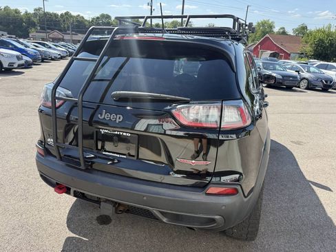 Used 2020 Jeep Cherokee Trailhawk AWD/4WD image 6