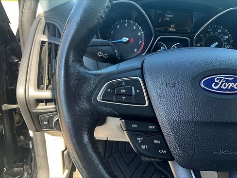 Used 2015 Ford Focus SE FWD image 12