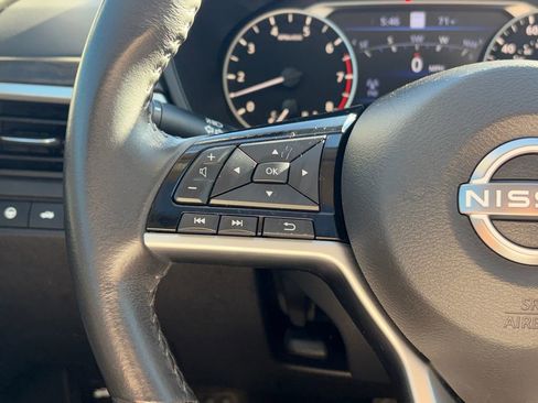 Used 2023 Nissan Altima 2.5 SV w/ SV Premium Package image 12