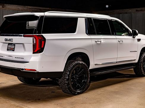 Used 2025 GMC Yukon XL Elevation w/ Technology Package image 10