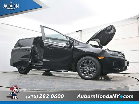 New 2026 Honda Odyssey Touring image 24