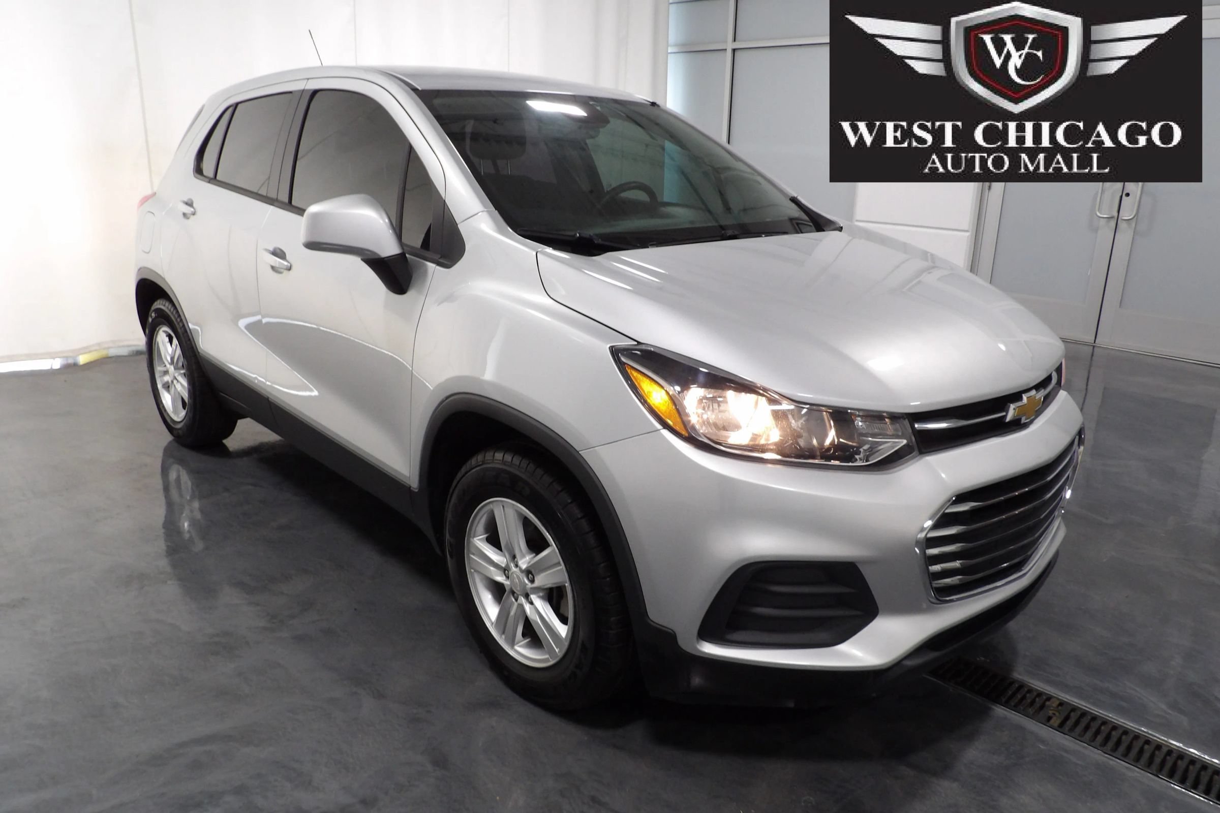 Used 2018 Chevrolet Trax LS FWD image 1