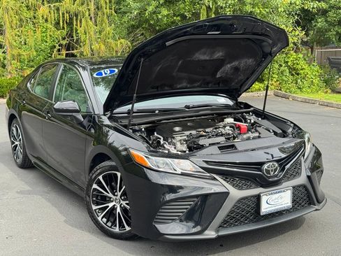 Used 2019 Toyota Camry SE w/ Carpet Mat Package FWD image 36