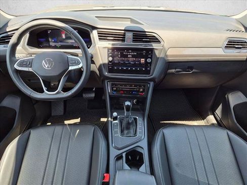 Used 2022 Volkswagen Tiguan SE FWD image 16